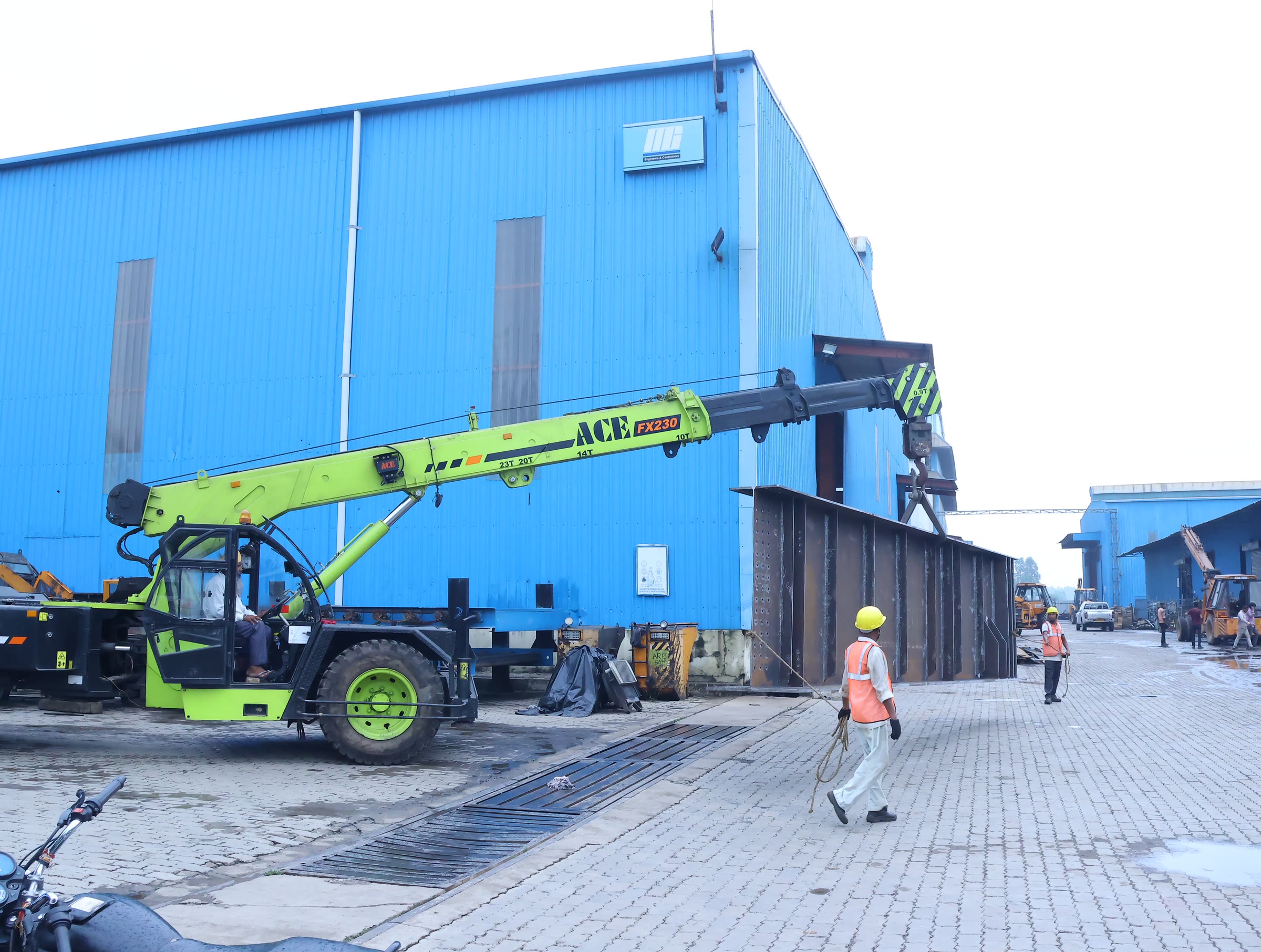 Girder segment lifted at the Ambala works